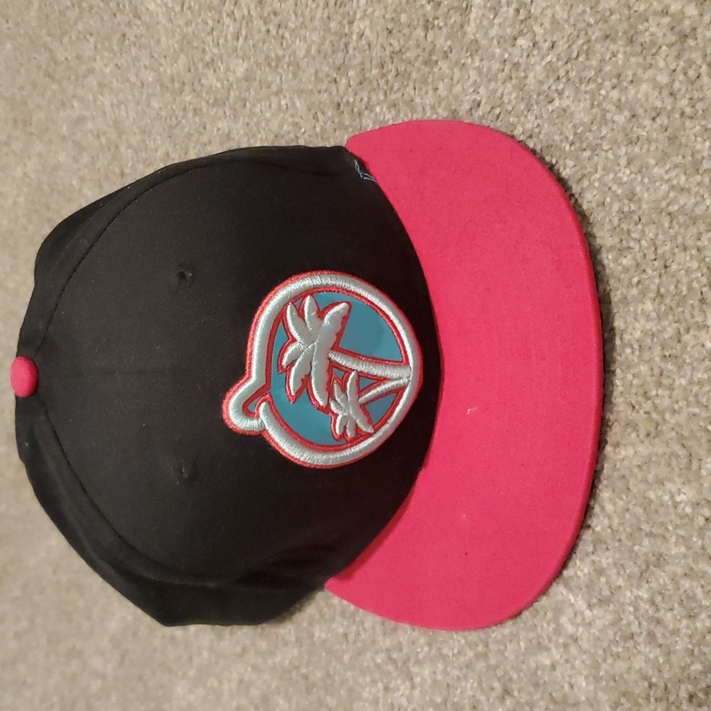YUMS paradise palm tree snapback
